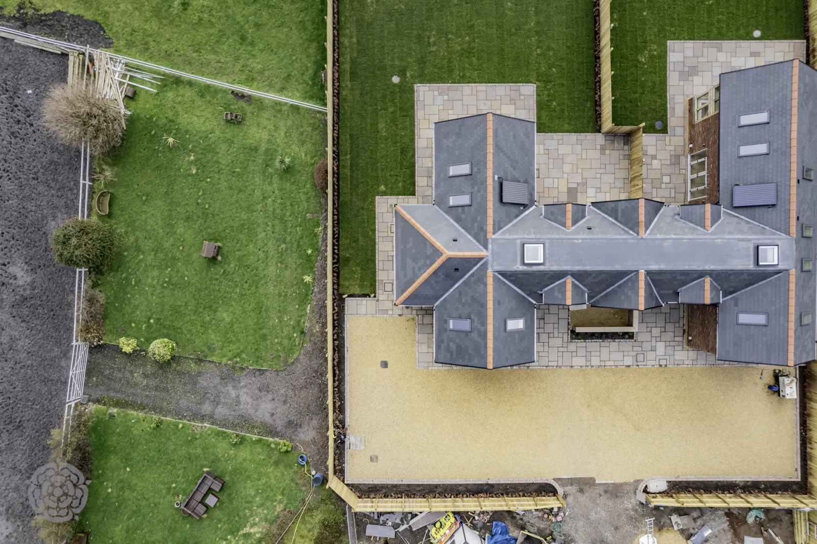 4 bed House