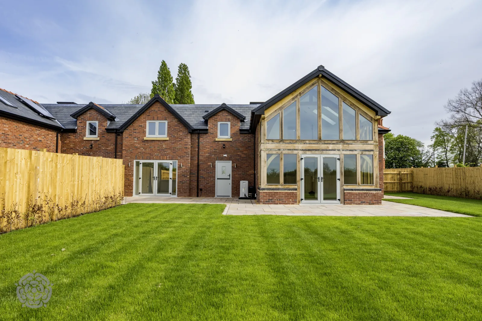 4 bed House