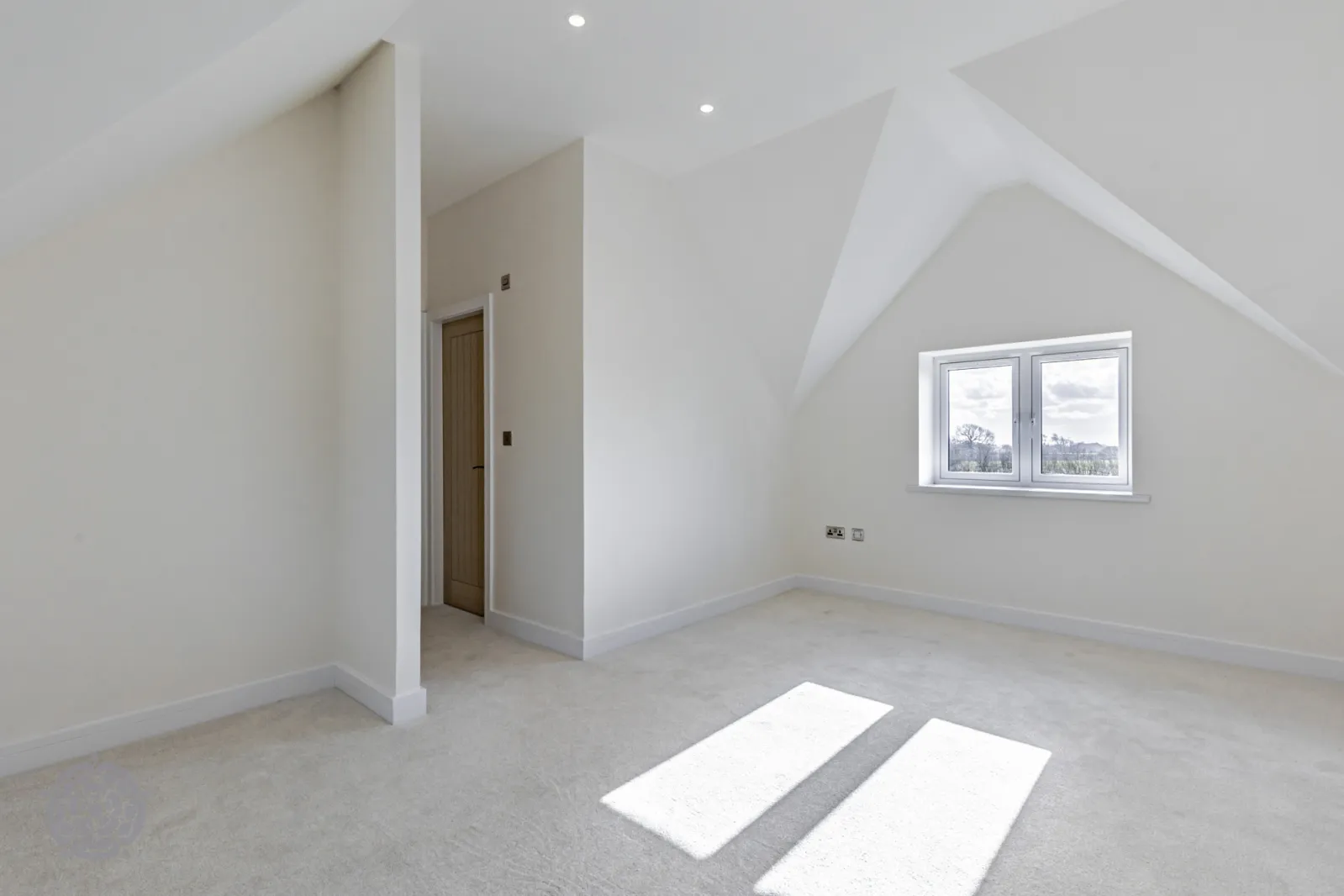 4 bed House