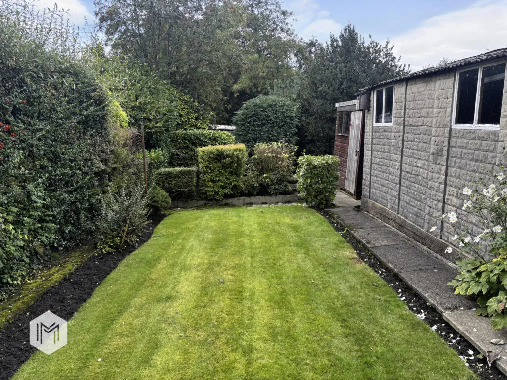 2 bed Semi-Detached Bungalow