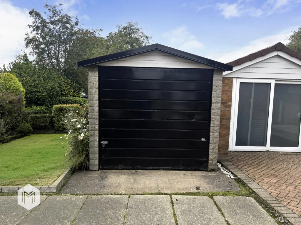 2 bed Semi-Detached Bungalow