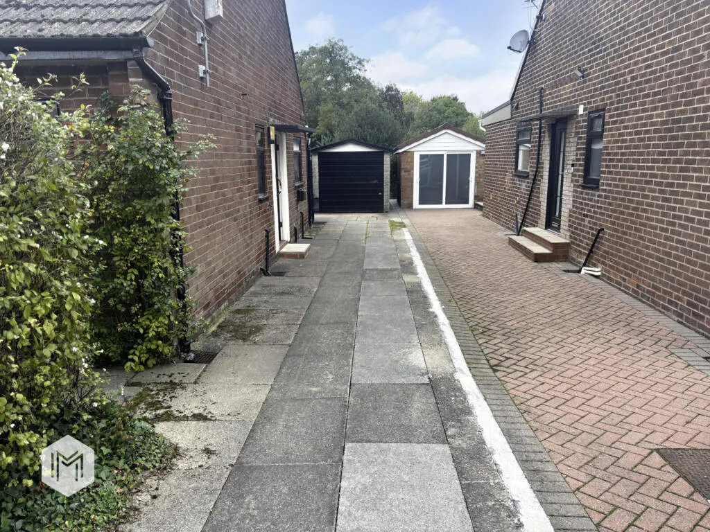 2 bed Semi-Detached Bungalow