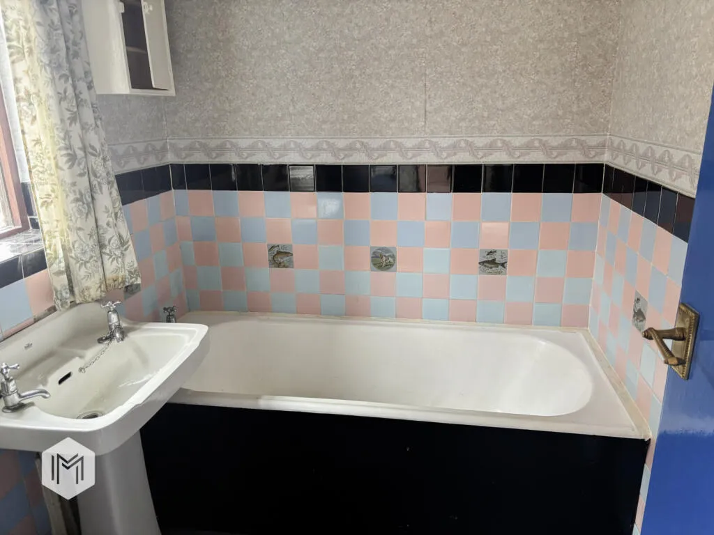 2 bed Semi-Detached Bungalow