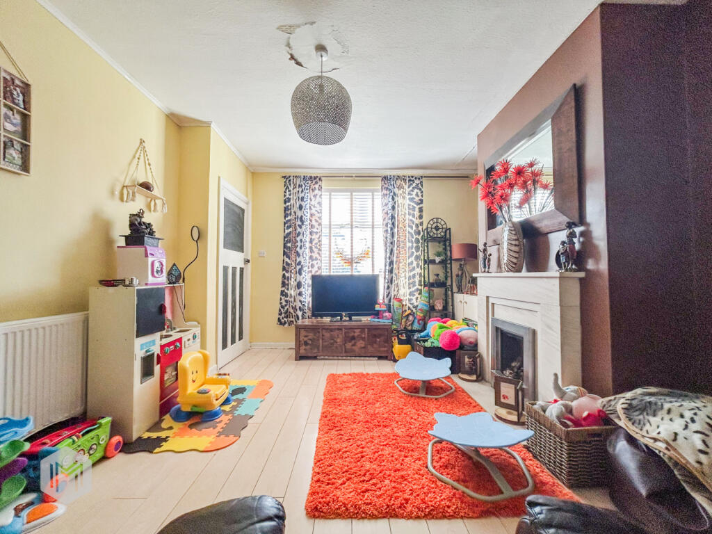 4 bed Terraced
