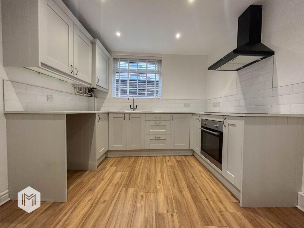 3 bed End of Terrace
