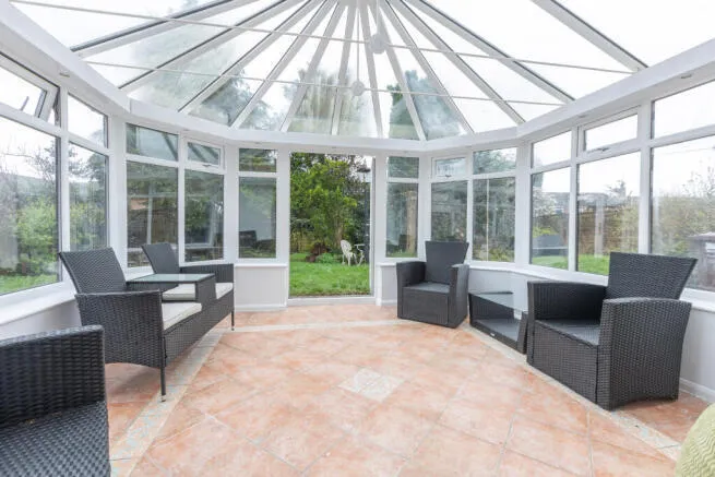 5 bed Detached