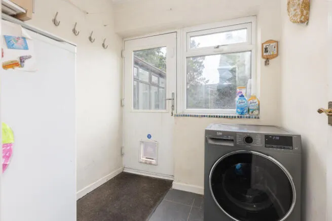 5 bed Detached