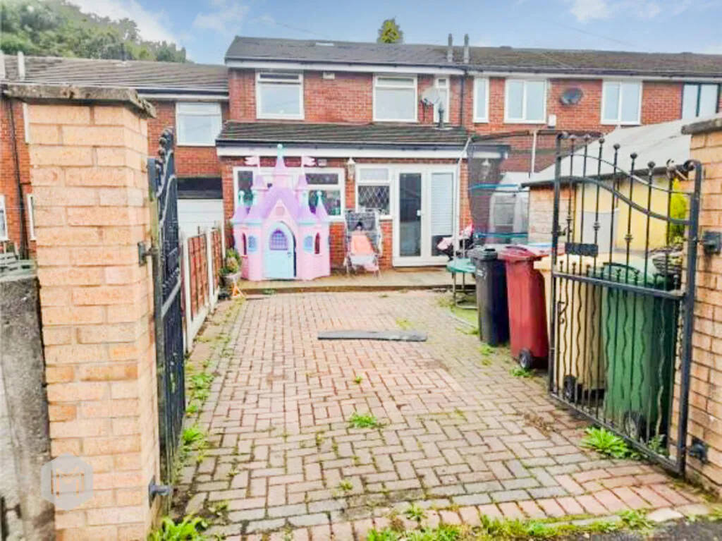 4 bed Town House