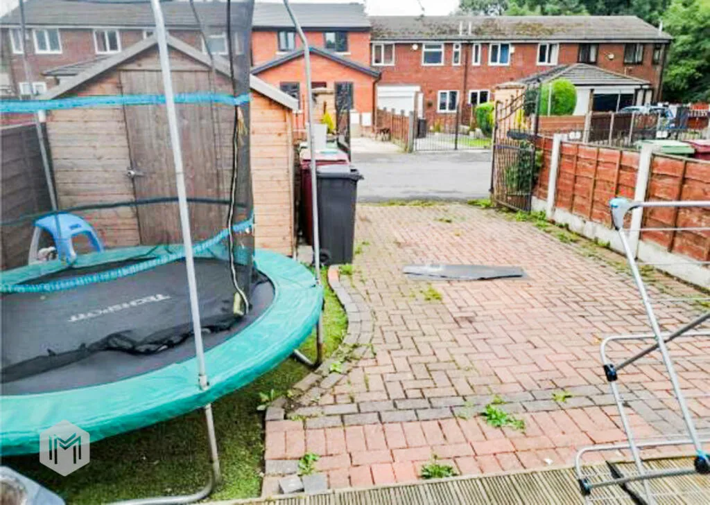 4 bed Town House