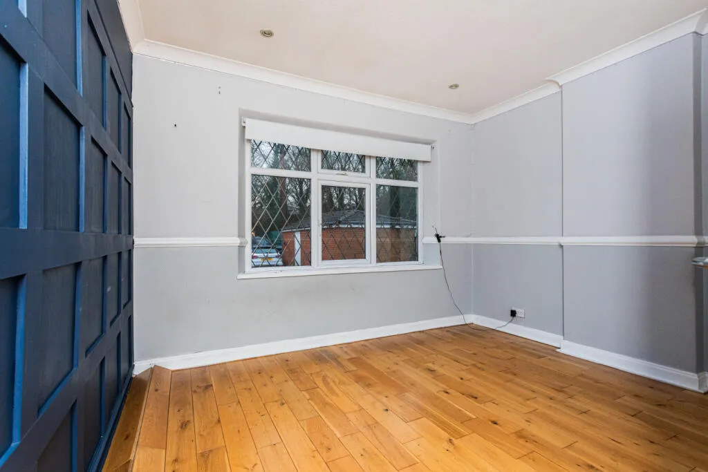 6 bed Detached