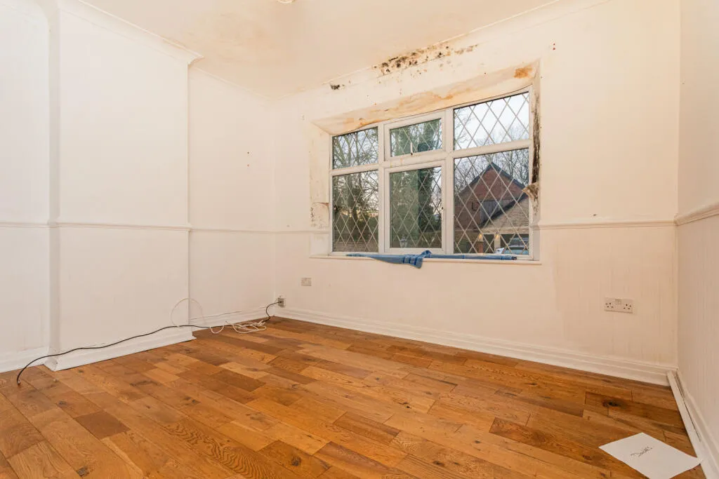 6 bed Detached