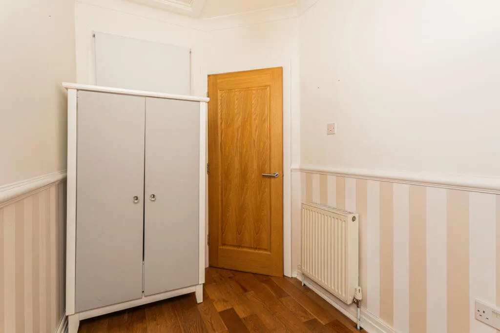 6 bed Detached