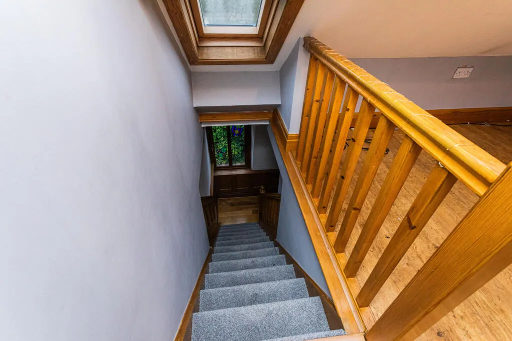 6 bed Detached