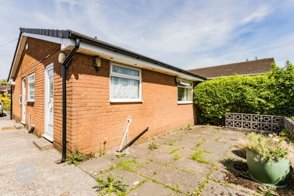 2 bed Semi-Detached Bungalow