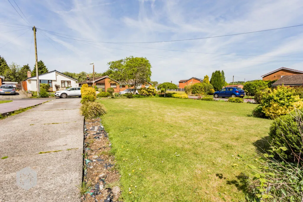2 bed Semi-Detached Bungalow