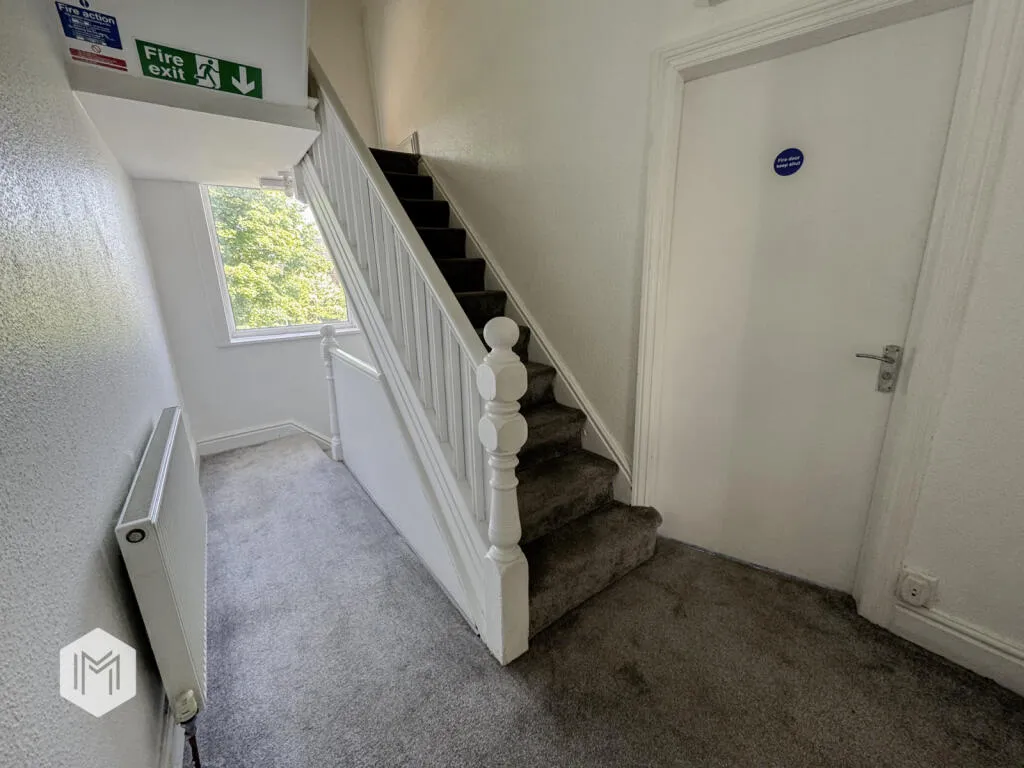 5 bed Commercial Property