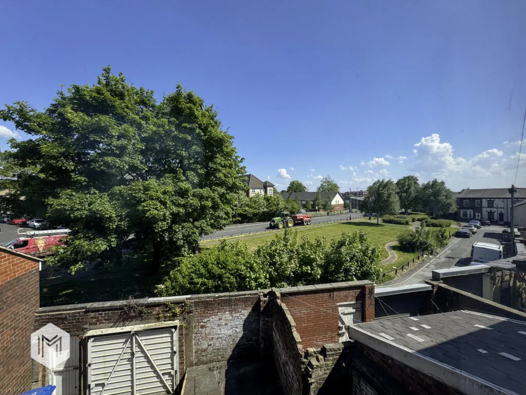 5 bed Commercial Property