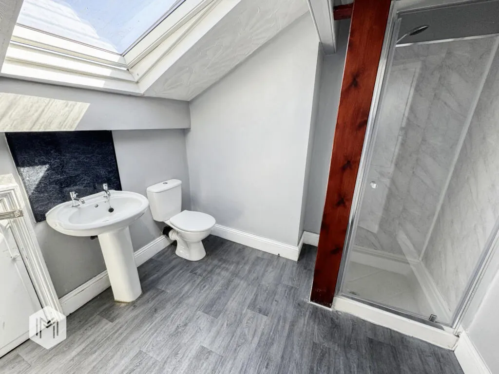 5 bed Commercial Property