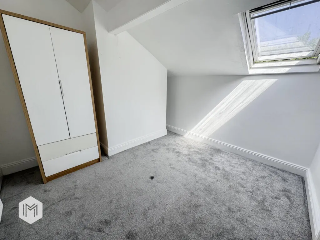 5 bed Commercial Property