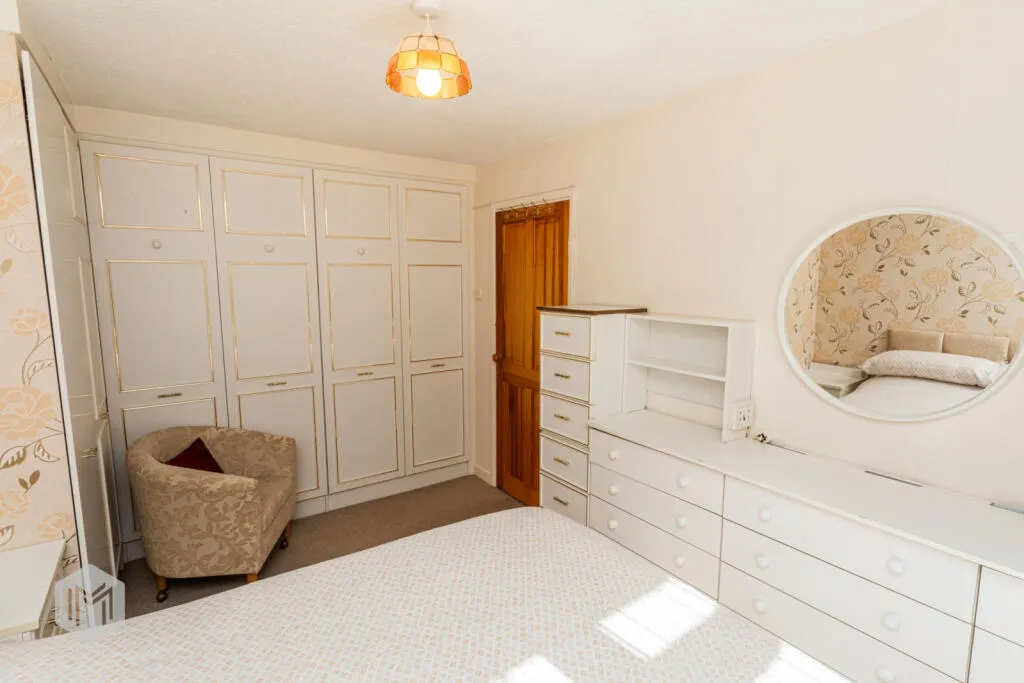 2 bed Semi-Detached Bungalow