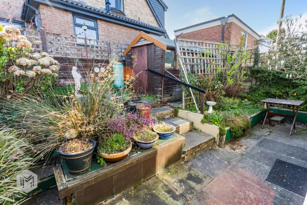 2 bed Semi-Detached Bungalow