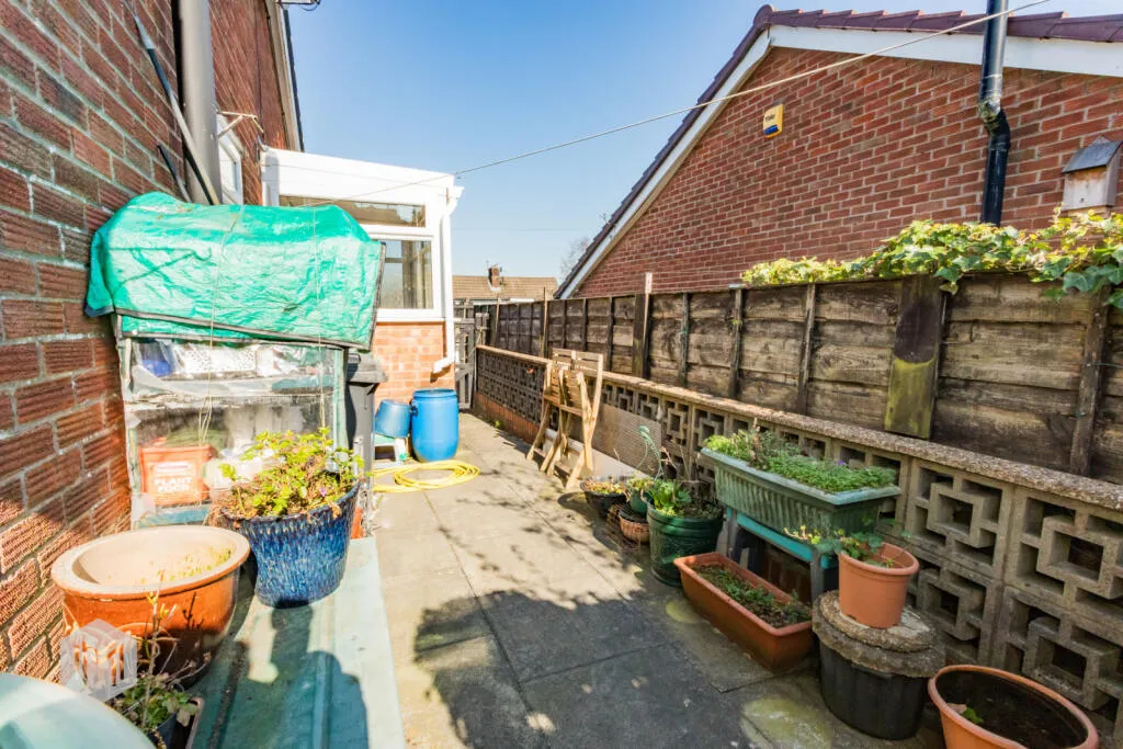 2 bed Semi-Detached Bungalow
