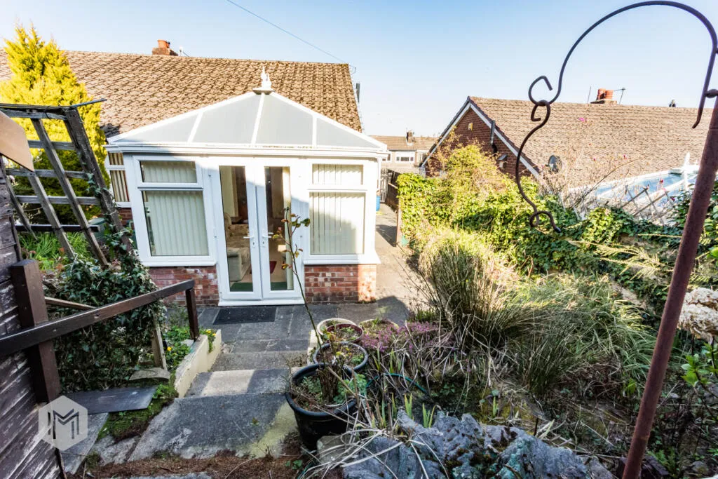 2 bed Semi-Detached Bungalow