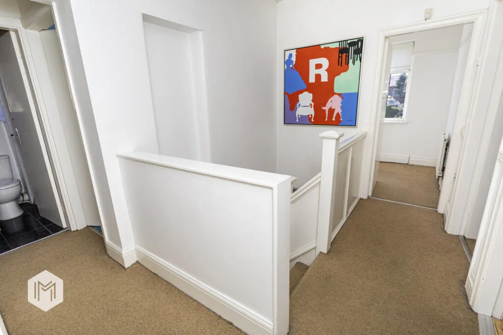 5 bed Detached