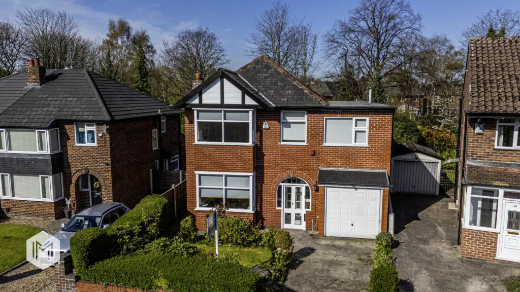 5 bed Detached