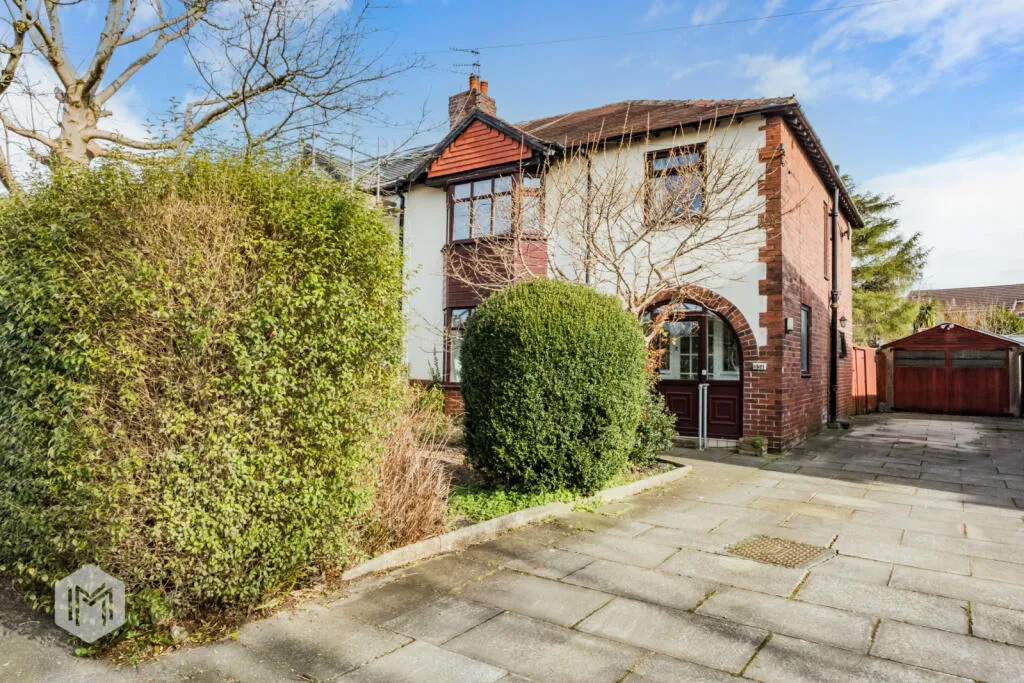 4 bed Semi-Detached