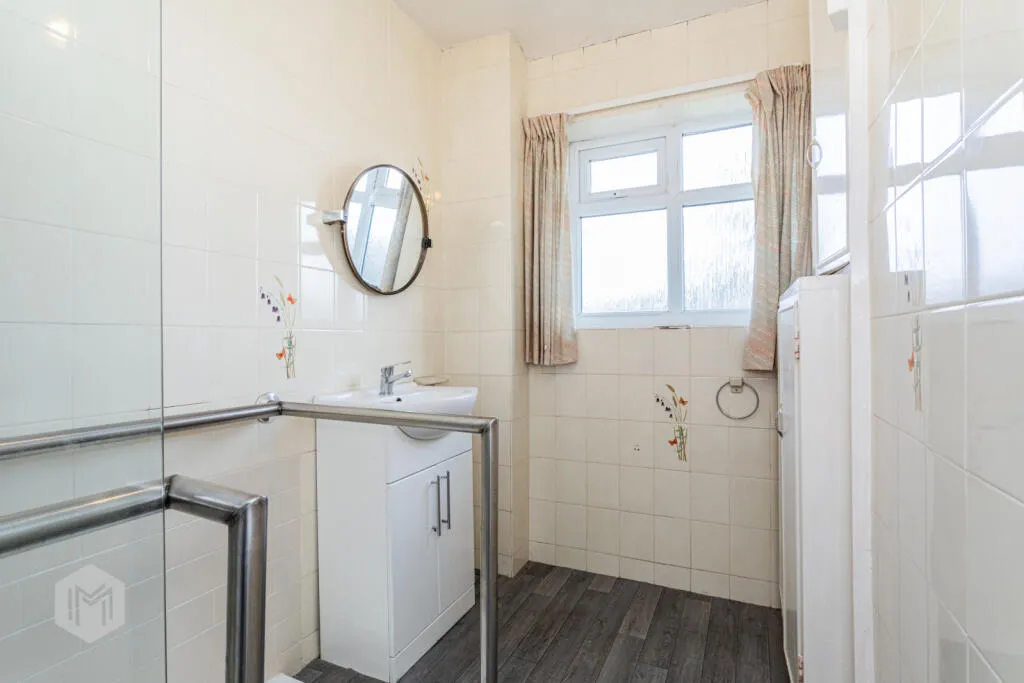 4 bed Semi-Detached