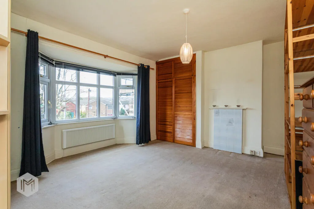 4 bed Semi-Detached