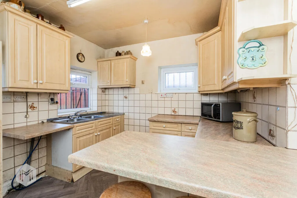 4 bed Semi-Detached