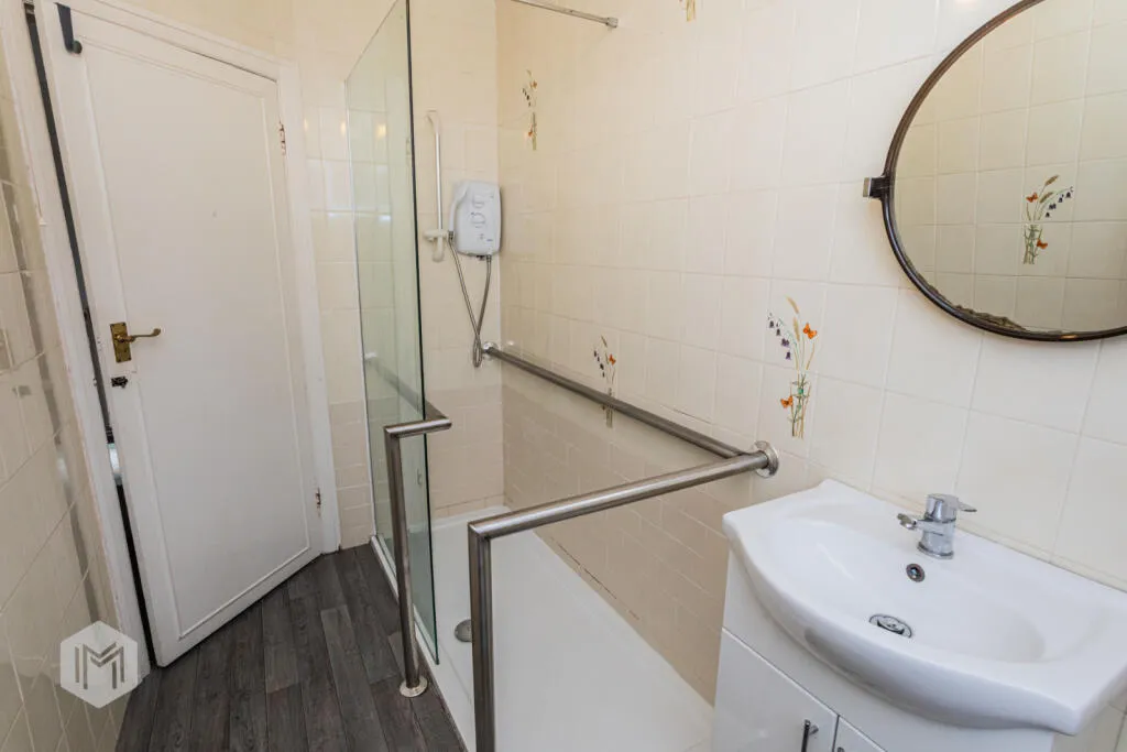 4 bed Semi-Detached
