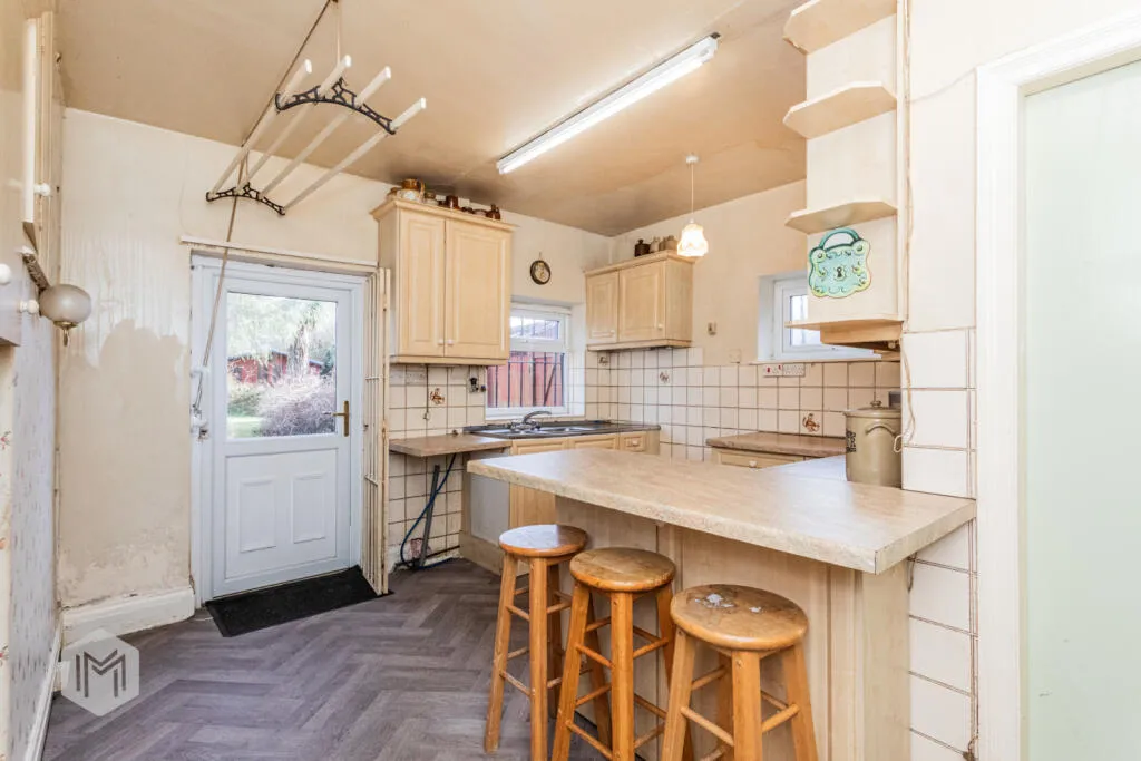 4 bed Semi-Detached