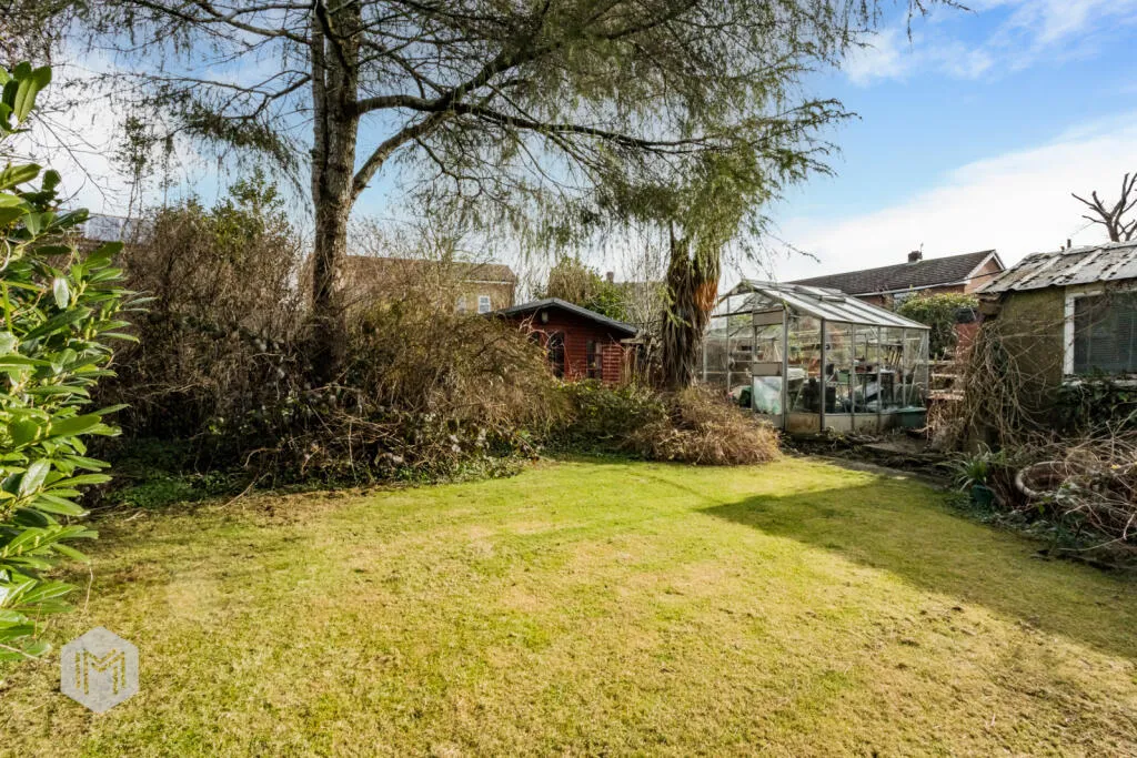 4 bed Semi-Detached