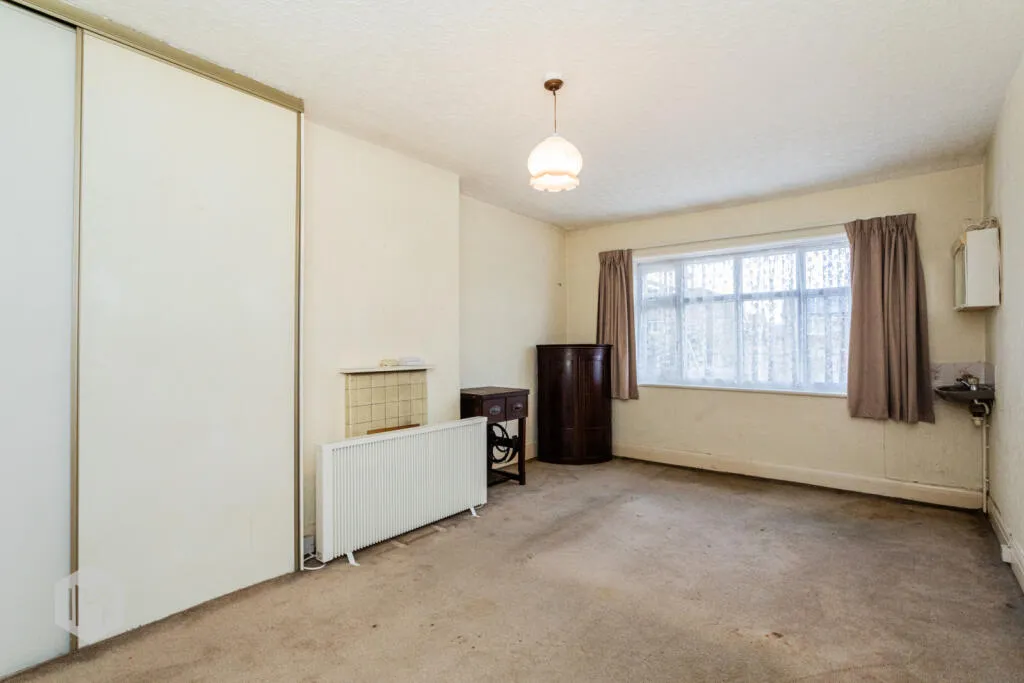 4 bed Semi-Detached
