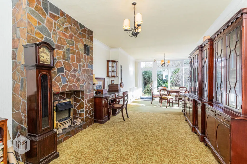 4 bed Semi-Detached
