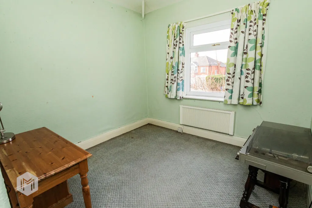 4 bed Semi-Detached