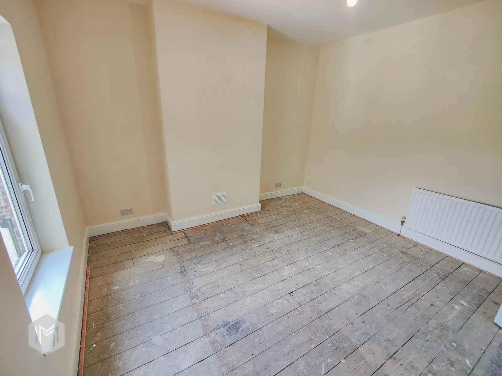 4 bed End of Terrace