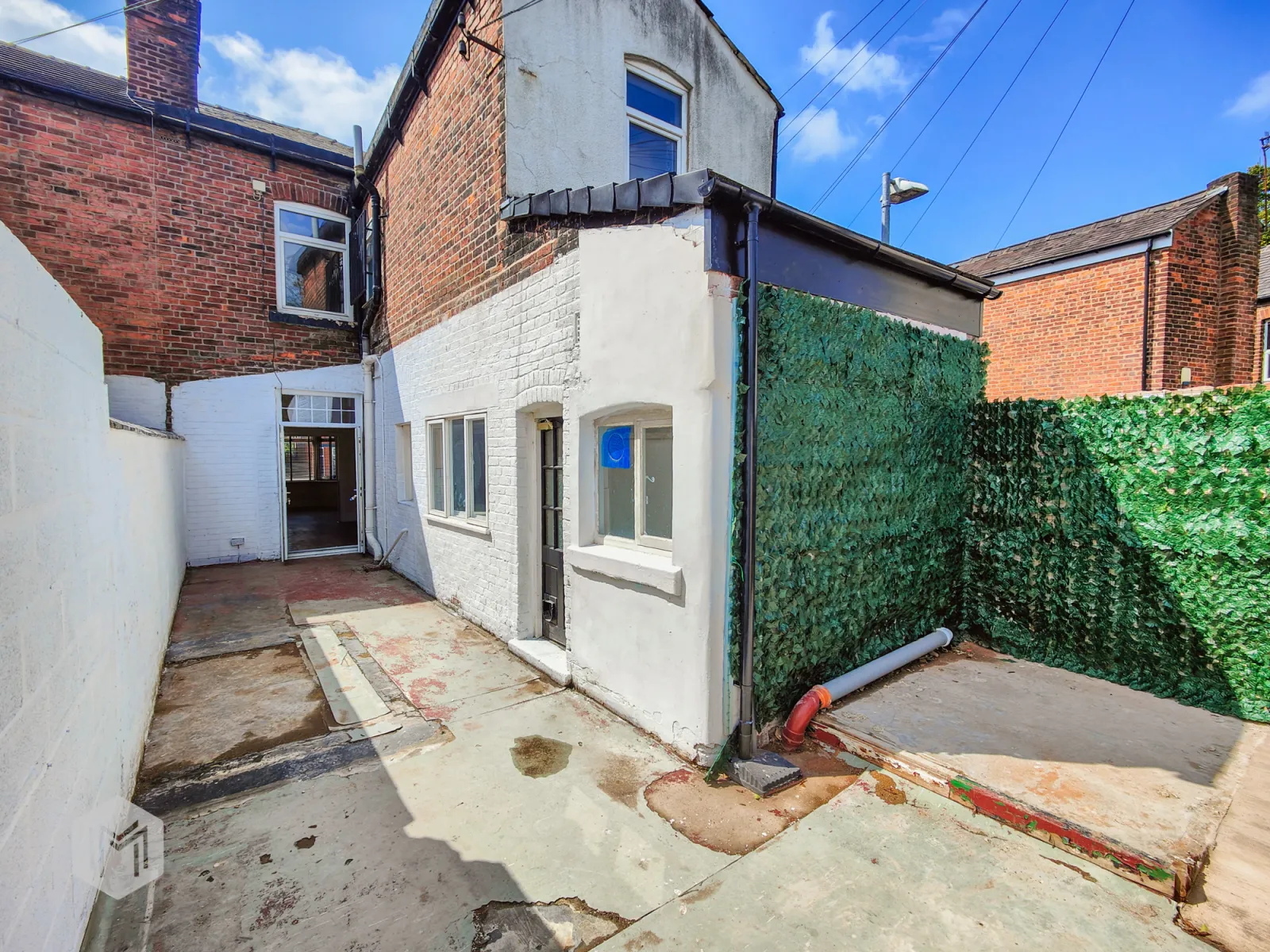 4 bed End of Terrace