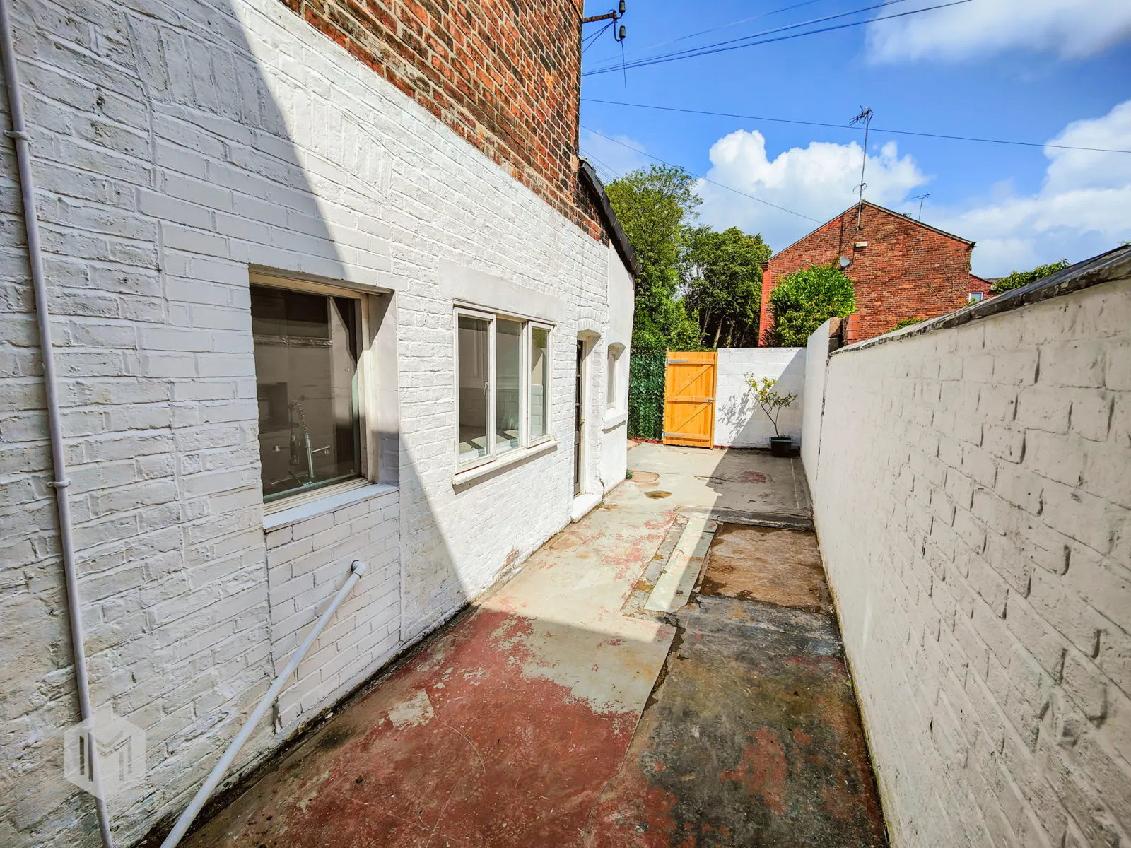 4 bed End of Terrace