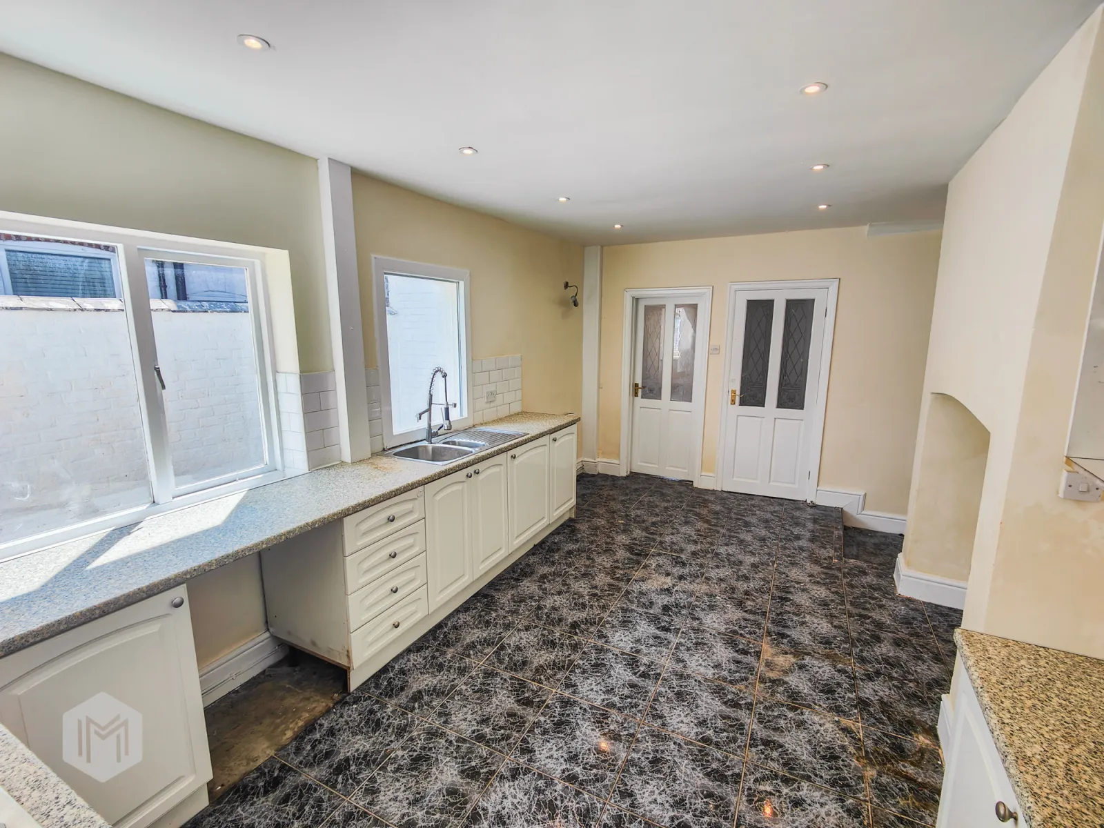 4 bed End of Terrace