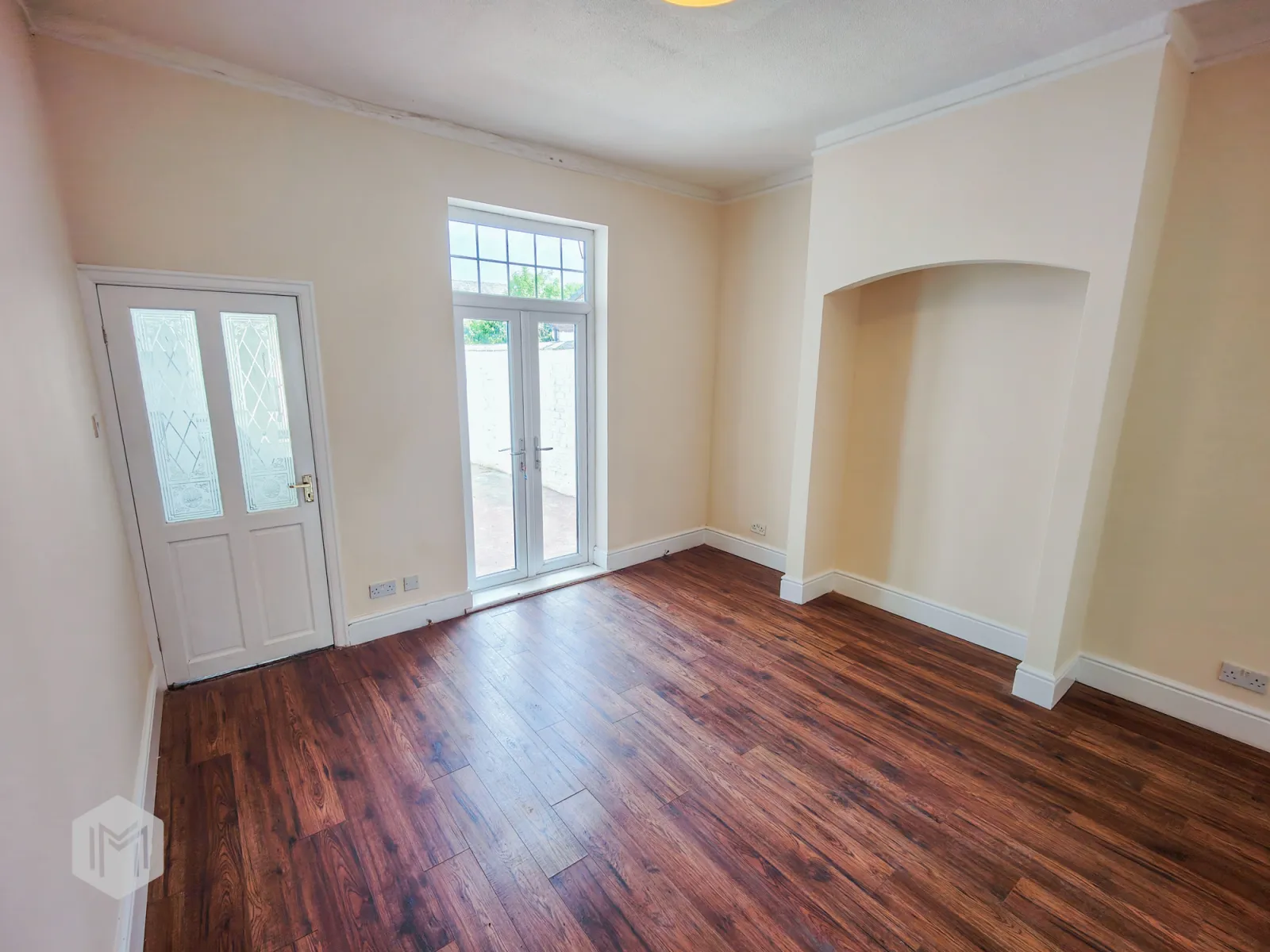 4 bed End of Terrace