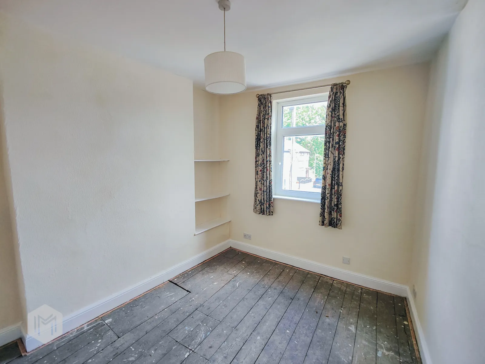 4 bed End of Terrace