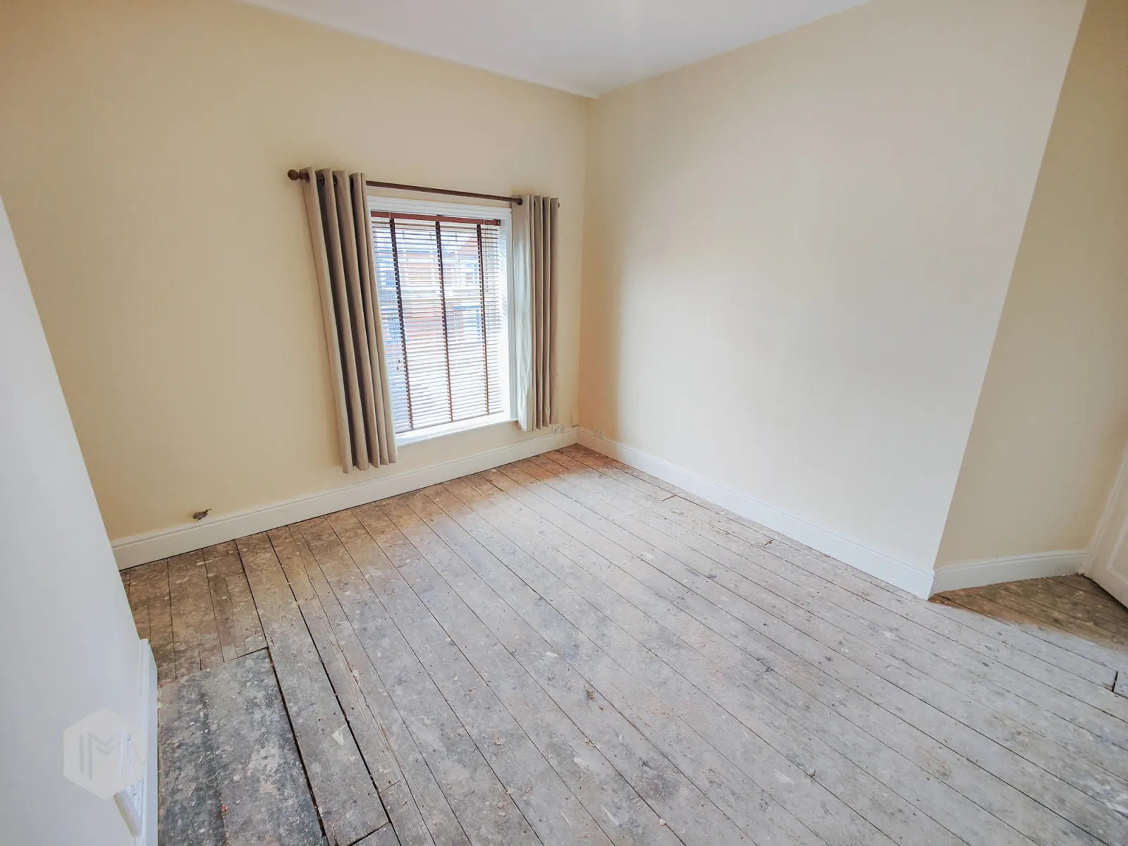 4 bed End of Terrace
