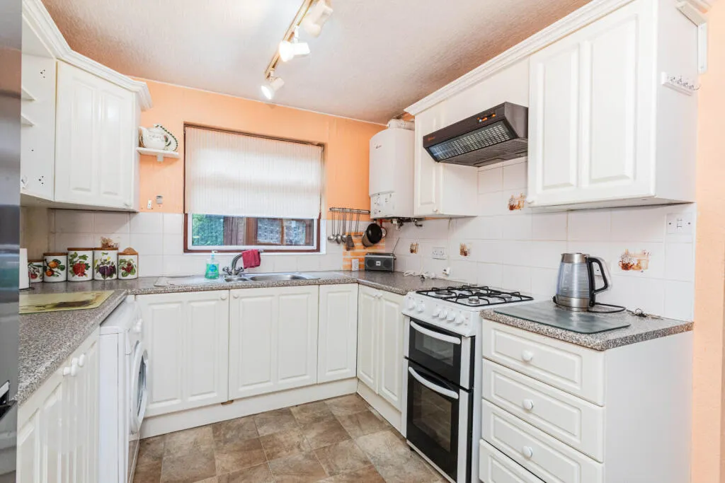 3 bed Link Detached House