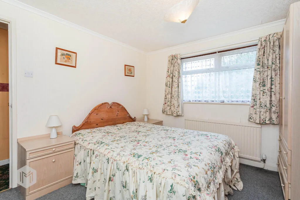 3 bed Link Detached House