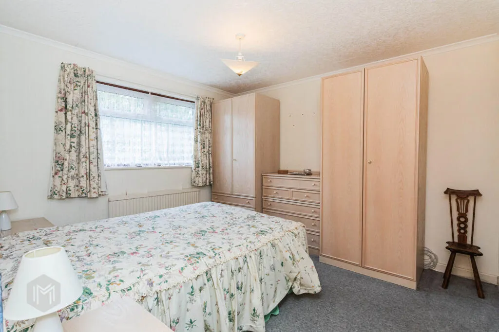 3 bed Link Detached House
