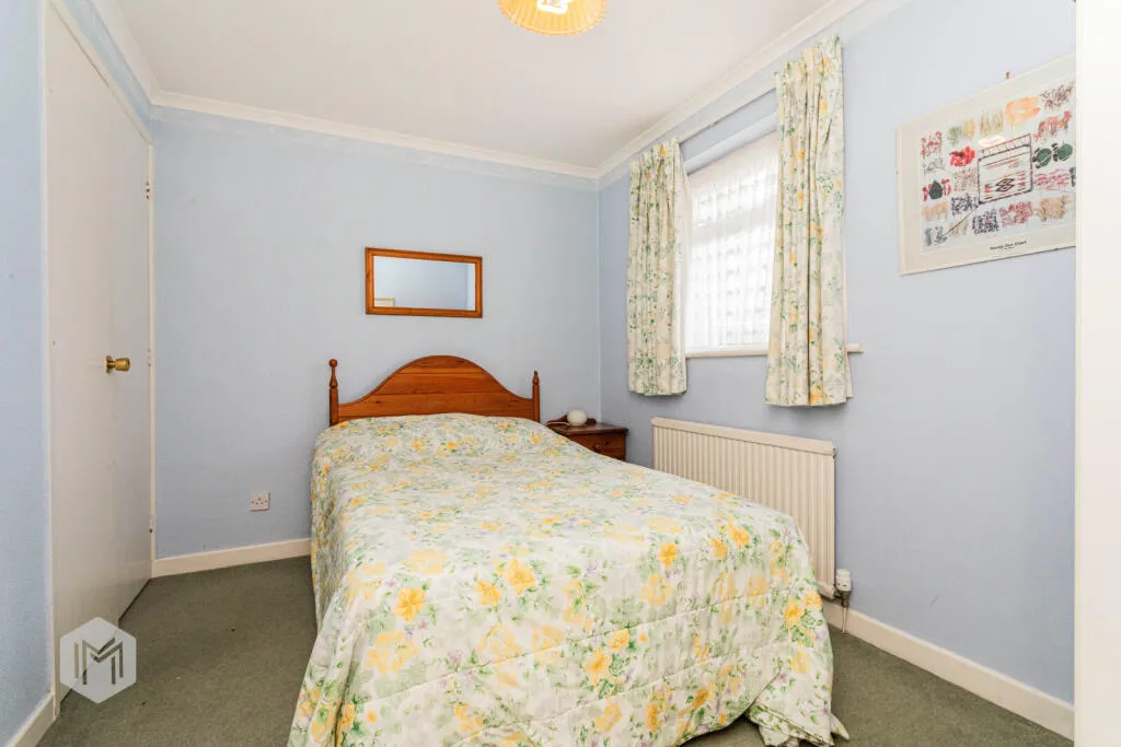 3 bed Link Detached House